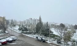 Eskişehir'in bazı ilçeleri güne beyaz örtüyle uyandı