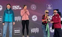 Konya Yarı Maratonu’nda Eskişehir Rüzgarı: Bahar Sezer Kürsüde!