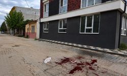 16 yaşındaki çocuk caddede bacağından bıçaklandı
