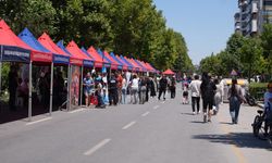 Atatürk bulvarı "arabasız pazar" ile şenlendi