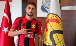Eskişehirspor'dan Orta Sahaya Takviye: Fırat Sarı İmzayı Attı
