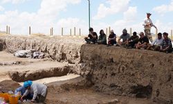 Genç gönüllüler Küllüoba Arkeoloji Kampı'nda