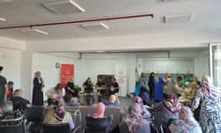 Huzurevi sakinlerine müzikli moral