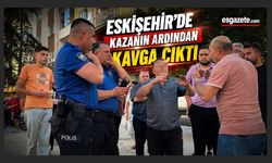 İki araç çarpıştı, taraflar birbirine girdi
