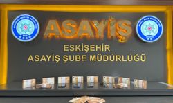 Kendisini polis olarak tanıtan 2 dolandırıcı yakalandı