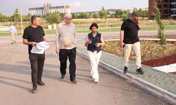 Kızılyer’de park yapımı ve peyzaj çalışmaları sürüyor