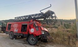 Yangından dönen itfaiye aracı eve çarptı: 3 itfaiye eri yaralı