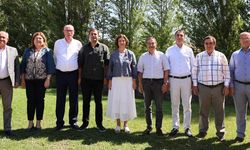 Eskişehir'de 8 belediye başkanı Yeni Parti'de