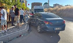Eskişehir'de otomobil ile minibüs çarpıştı: 8 yaralı