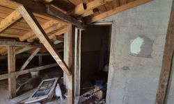 Hırsızların hedefi apartmanın çatı kapısı oldu