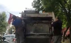 Temizlik işçileri Türk bayrağını yerde bırakmadı