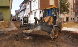 Yenimahalle’de asfalt öncesi hazırlık çalışmaları sürüyor