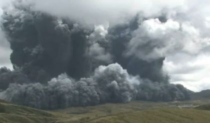 Aso Yanardağı’nda patlama meydana geldi