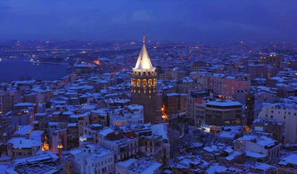 Galata Kulesi’nde kış masalı