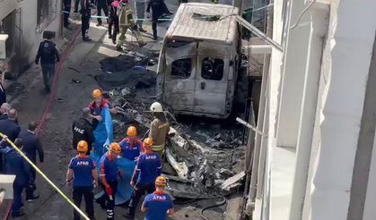 Bursa'da eğitim uçağı evlerin arasına düştü: 2 ölü