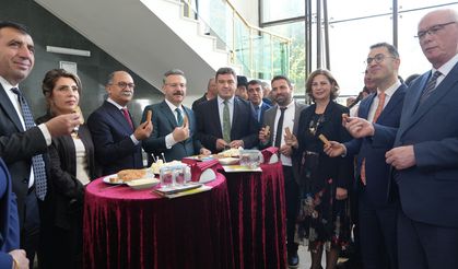 5 Bin yıllık ekmek Halk Ekmek tezgahlarında