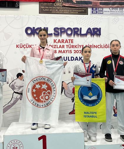 Eskişehirli Karateci Doğa Açıkgöz, Türkiye 3'üncüsü Oldu