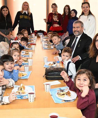 Adıgüzel,  “Bir Yaş Daha Büyüyorum” etkinliğine katıldı