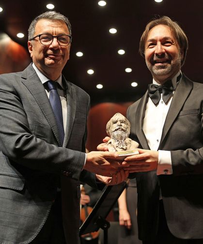 6 şubat depremi anısına anlamlı konser