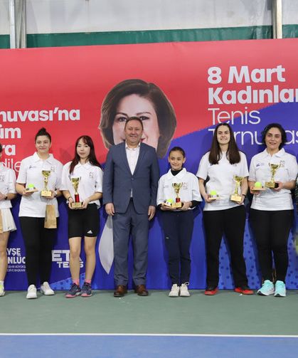 8 Mart kadınlar tenis turnuvası coşkuyla tamamlandı