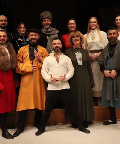 Molière’e Çerkes Yorumu: “Cümrı” Eskişehir’de Sahnelendi