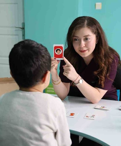 Dil ve konuşma problemlerinde erken müdahale çok önemli