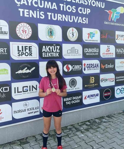 Eskişehirli tenisçi Zonguldak'ta şampiyon oldu