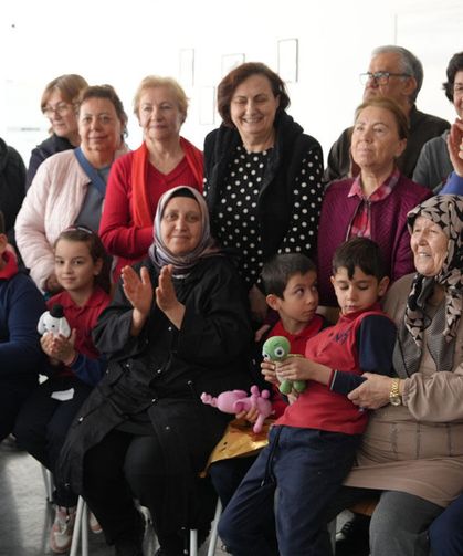 Nesiller arası sevgi oyunlarla büyüdü