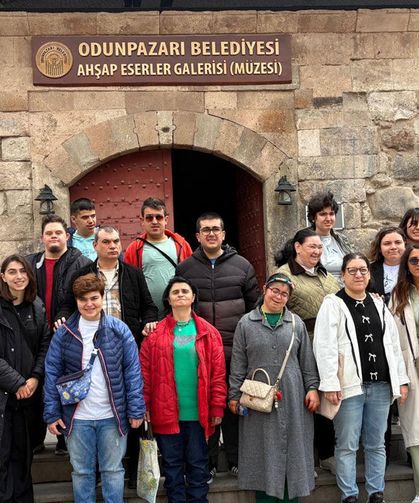 Engelsiz Kültür ve Sanat Merkezi öğrencileri Müzeler Haftası’nda tarih ve sanatla buluştu