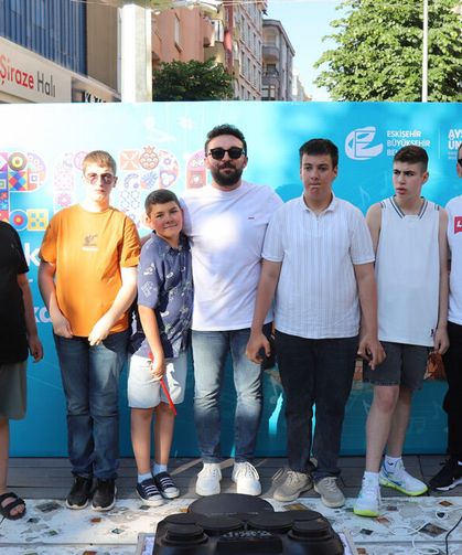 26’sında müzik, alışveriş ve dayanışma  bir arada