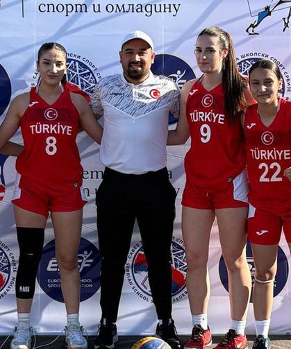 Çağdaş’ın Perileri Avrupa’da yarı finalde