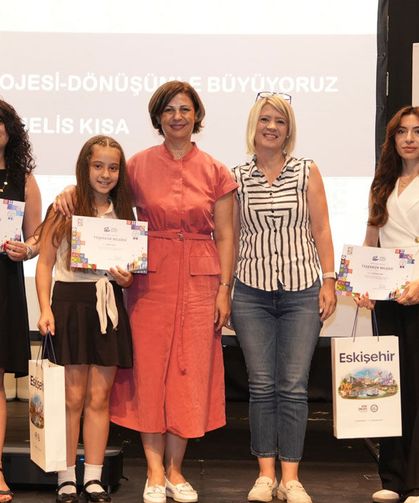"Bi’fikirle Eskişehir" proje sahipleri teşekkür belgelerini aldı