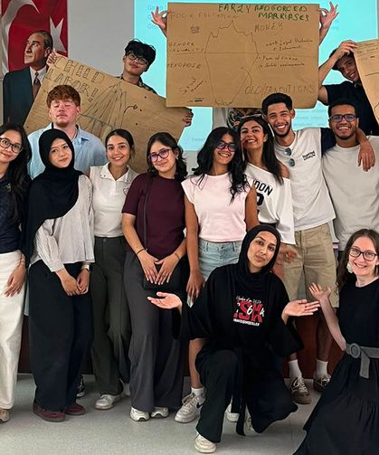 Uluslararası gençler çocuk hakları için bir araya geldi