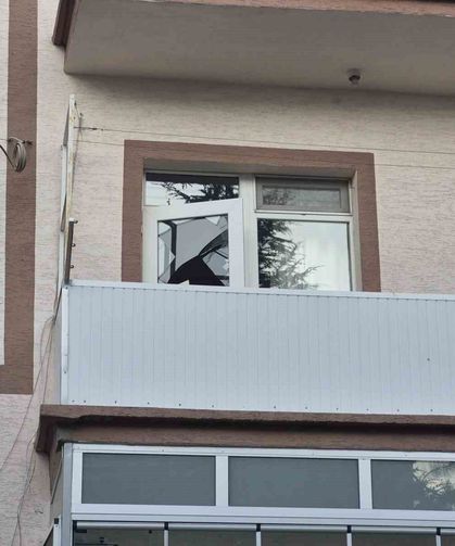 Kötü koku ihbarı ekipleri harekete geçirdi: Evinde ölü bulundu