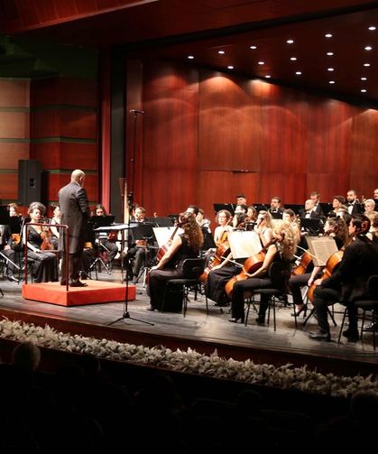 Büyükşehir Senfoni Orkestrası Glıère Ve Brahms’ın Eserlerini Seslendirdi