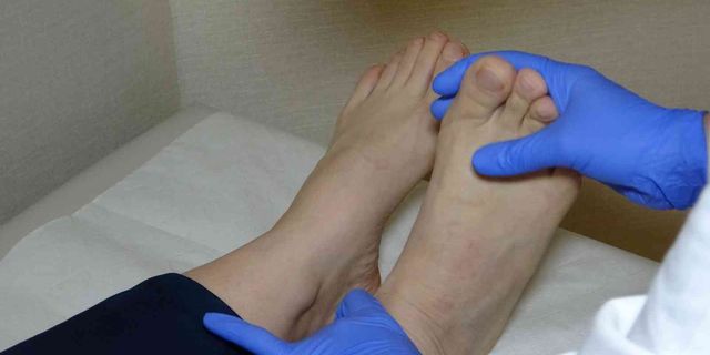Dar ayakkabı düztabanlık ve mantar enfeksiyonu nedeni