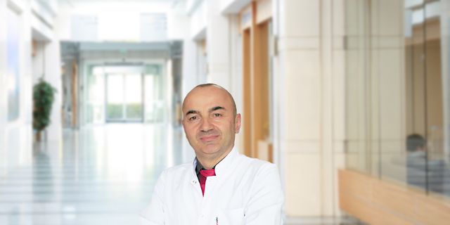Göz kapağı sarkması tedavi edilebilir