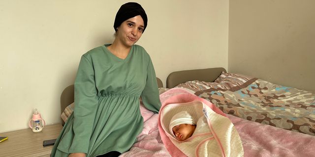 Hira bebek depremzedelerin umudu oldu