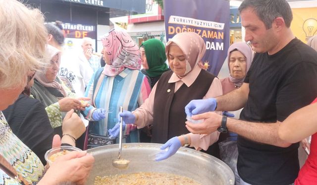 AK Parti Odunpazarı'ndan aşure etkinliği