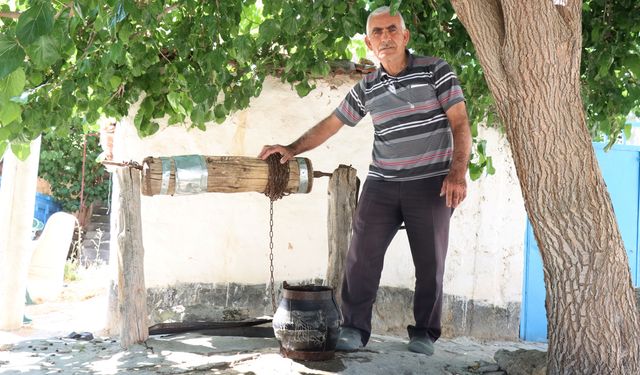 Asırlık hayrat su kuyusu hala rağbet görüyor