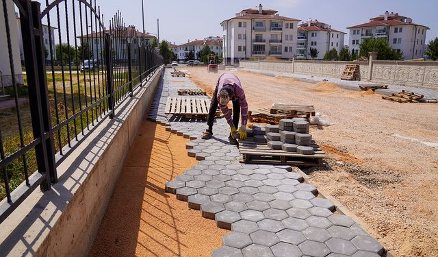 Tepebaşı’nda üstyapı çalışmaları sürüyor