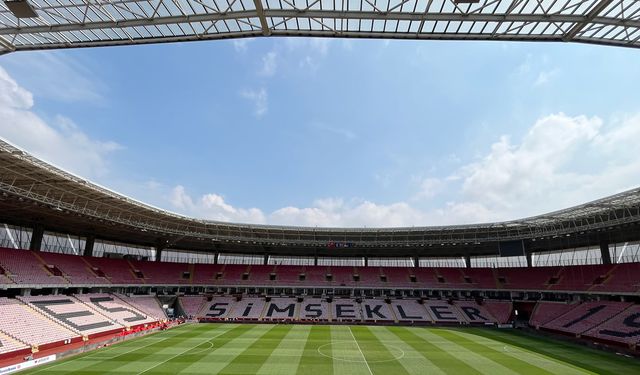 Atatürk Stadyumu’nda milli maç yoğunluğu