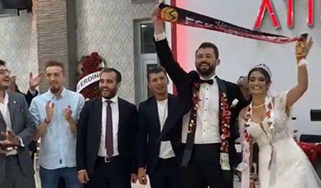 Eskişehirsporlu çift, salonu tribüne çevirdi