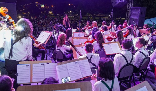 İki Elin Sesi Var Çocuk Orkestrası’ndan Muhteşem Konser