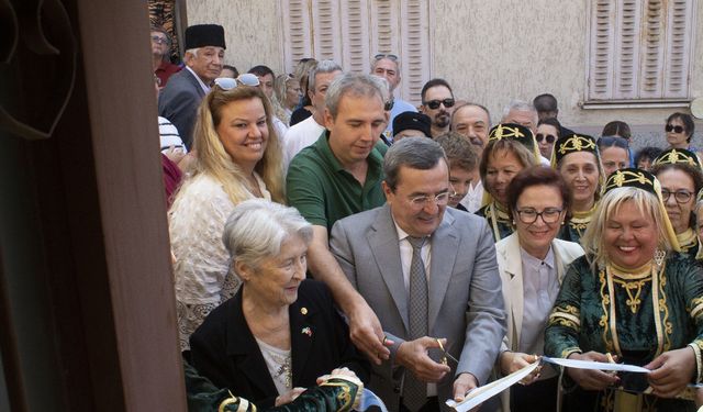 Kırım Türkleri İzmir dernek binası açıldı