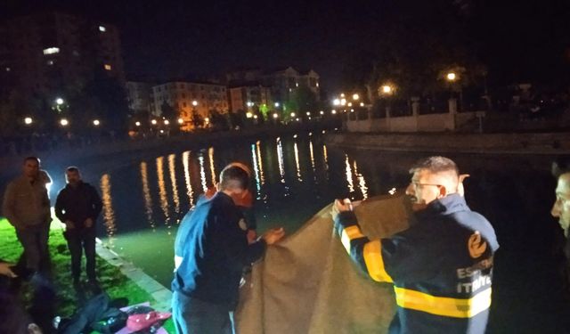 Porsuk Çayı’na düşen 2 kardeşten biri hayatını kaybetti