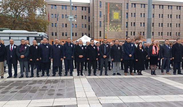 24 Kasım Öğretmenler Günü’nde valilikte tören düzenlendi