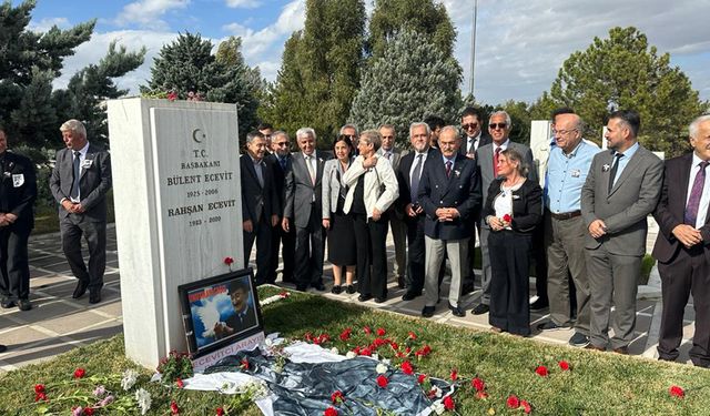 Büyükerşen Ecevit’i  anma törenine katıldı