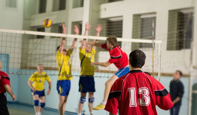 Beşiktaş Spor Okulu Voleybol Kursları: Net Oyunun İncelikleri