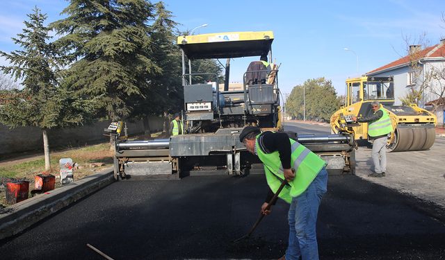 Büyükşehir’den Mahmudiye’nin  kalbinde yoğun çalışma   